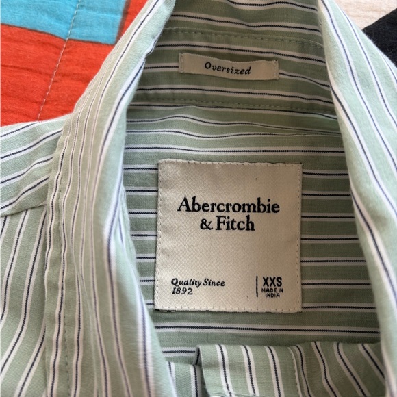 Abercrombie & Fitch Men's Green Striped Button-Down Shirt - Picture 2 of 3